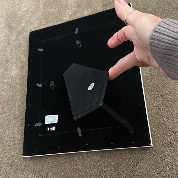 Beautiful 8 x 10 frame - ivory/white washed and silver finish - Picture 6 of 6